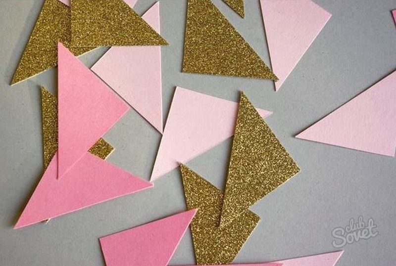 Hvis trekanterne er lavet af farvet papir, vil de komme ud lysere og det bliver sjovt at arbejde